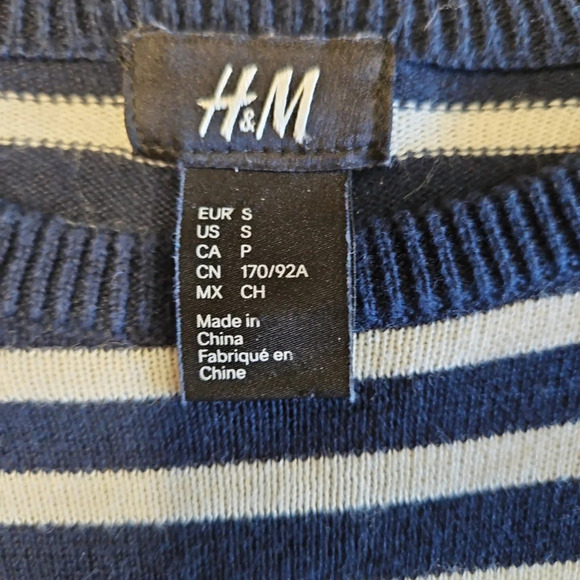 H&M Women's Blue & White Striped Sweater Size Small - Picture 4 of 9